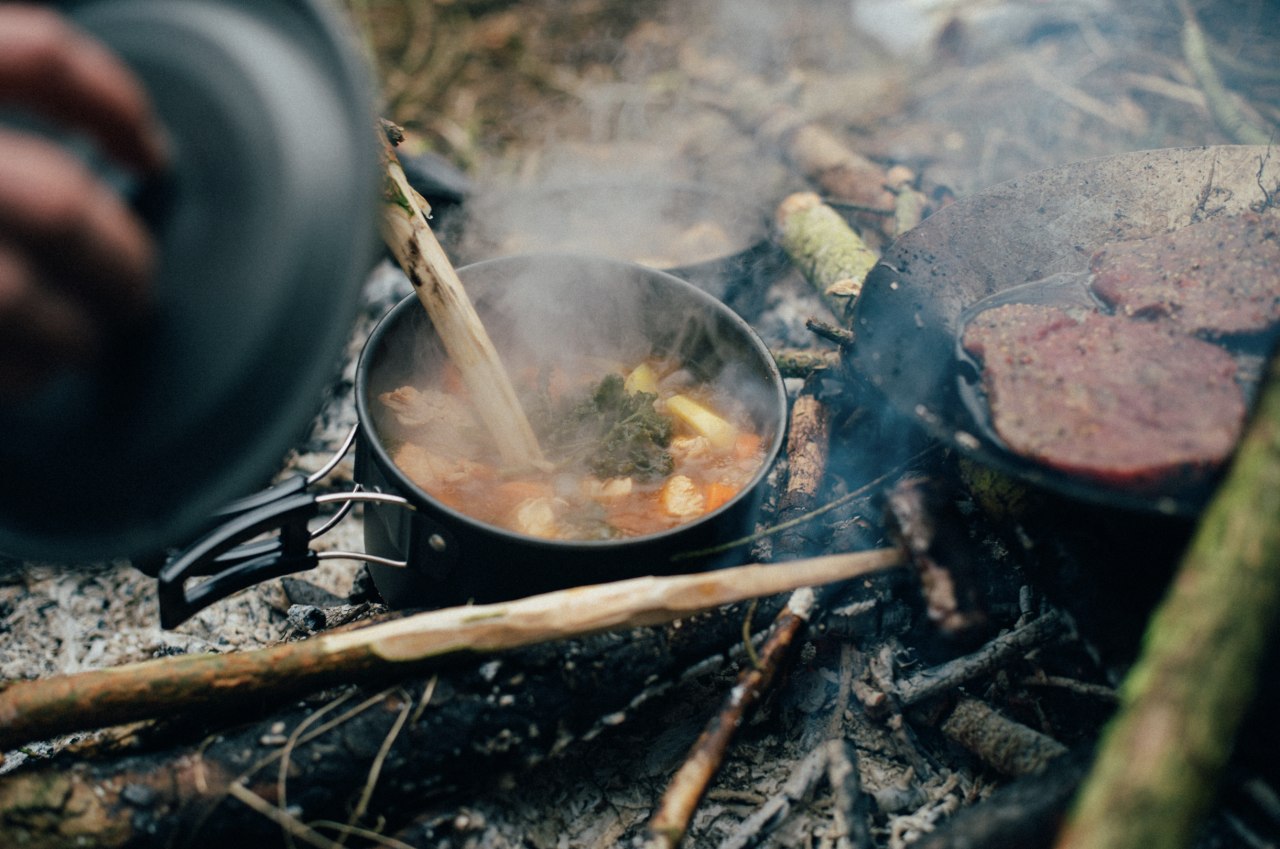 Premium Kachset - Pot, Pan, Schësselcher, Läffelen - 7 Stéck